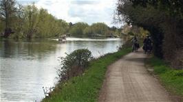 Following the Thames path past the College Boathouses, just south of Oxford, 3.3 miles into the ride